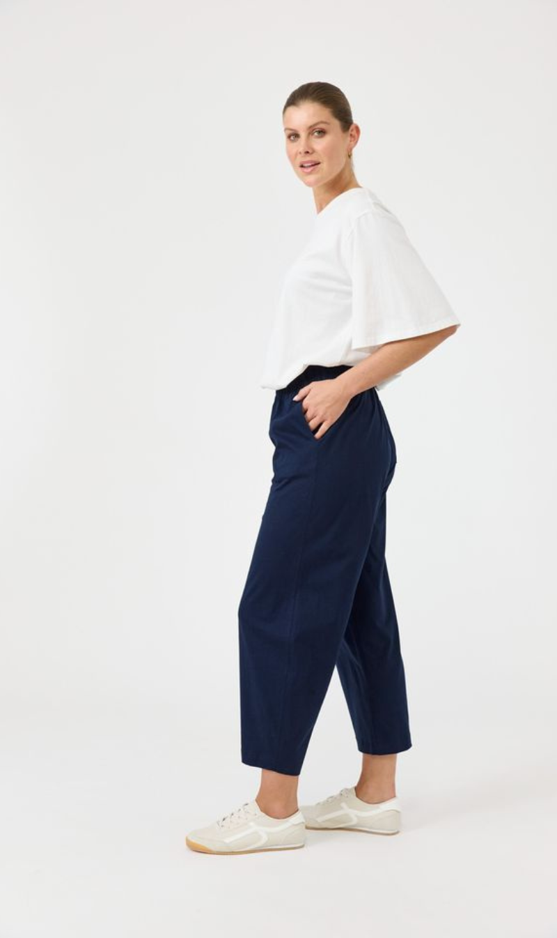 Women’s Elastic Waist Wide-Leg Capris