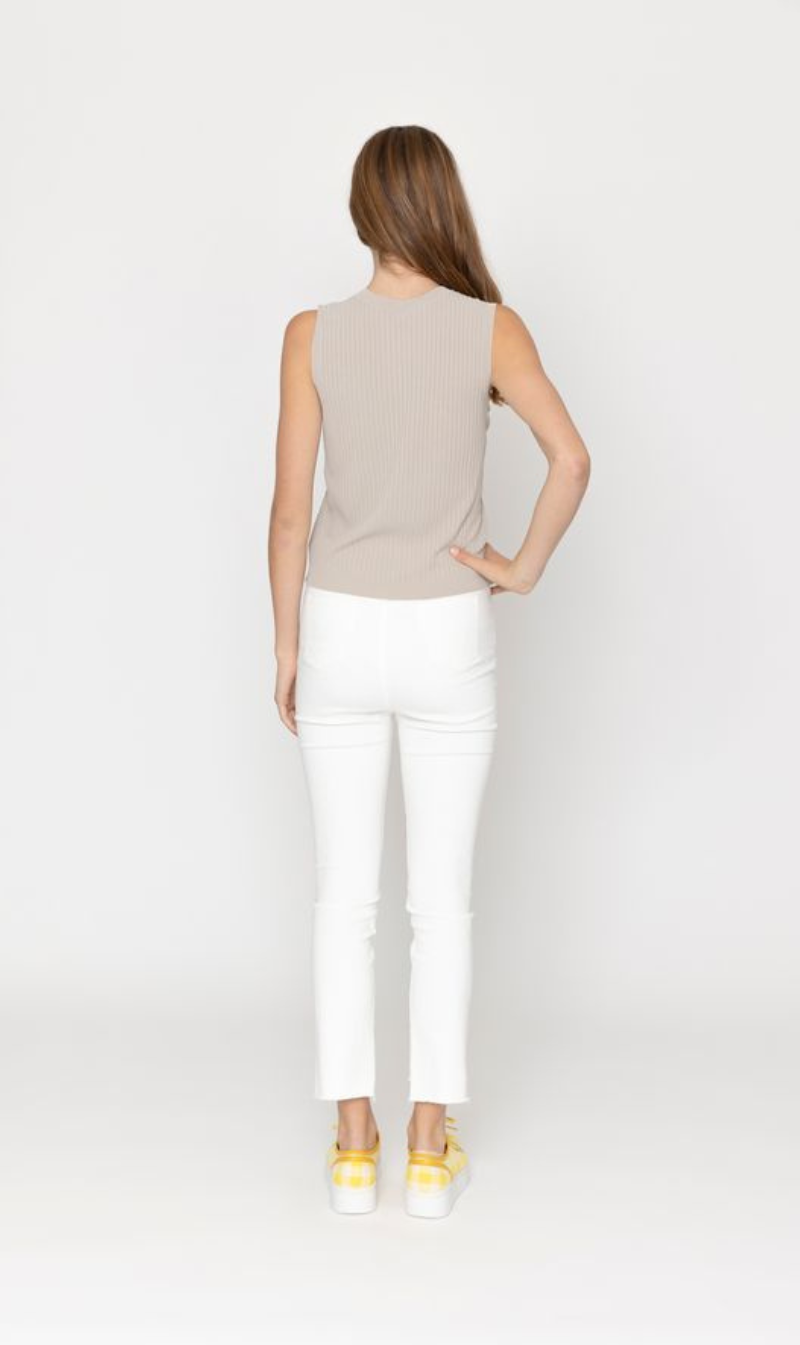 Form-fitting Sleeveless Top