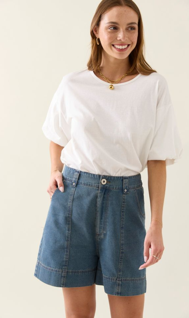 High-waisted boxy shorts