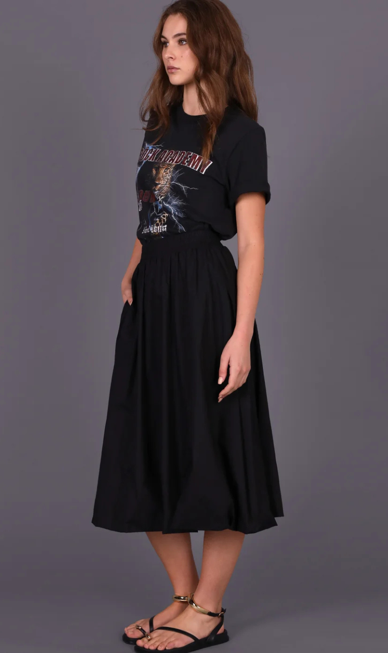 Elastic-waist flared skirt