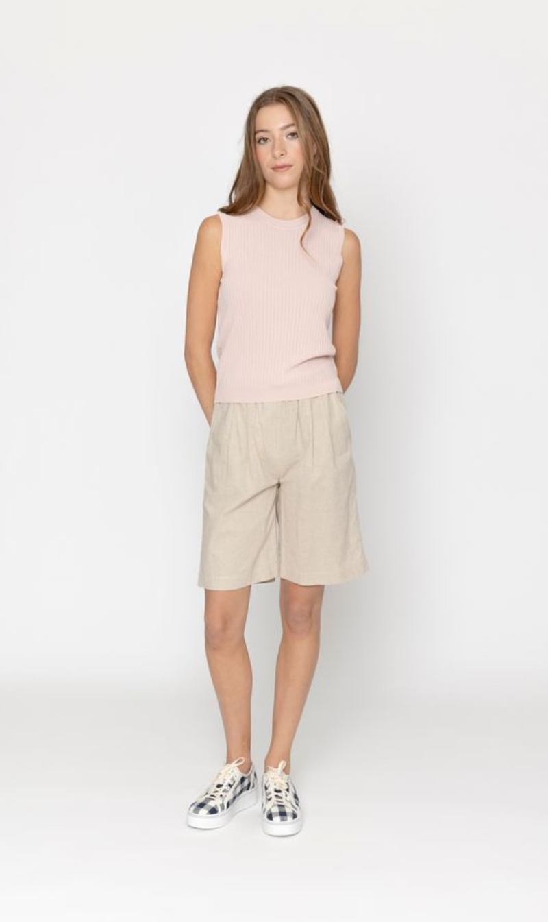 Cropped Sleeveless Round Neck