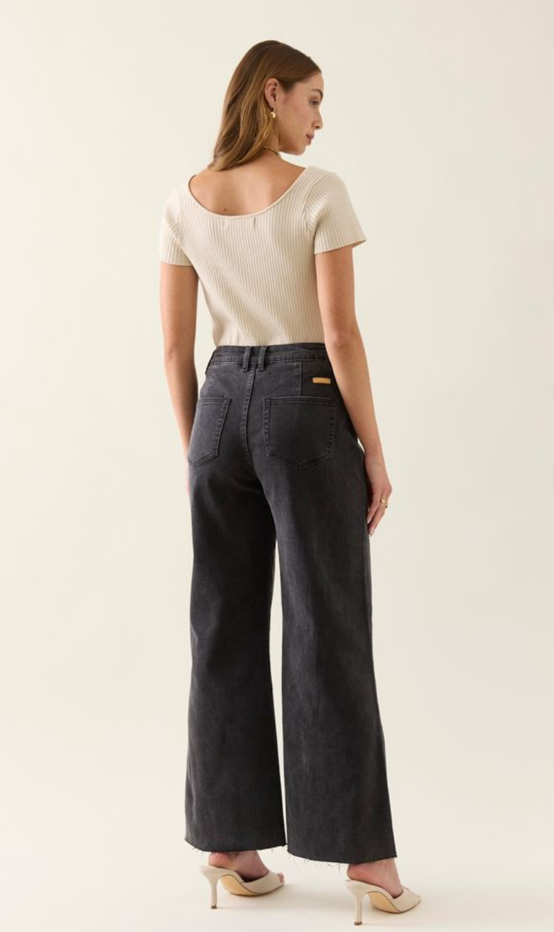 High-waisted wide-leg cropped jeans