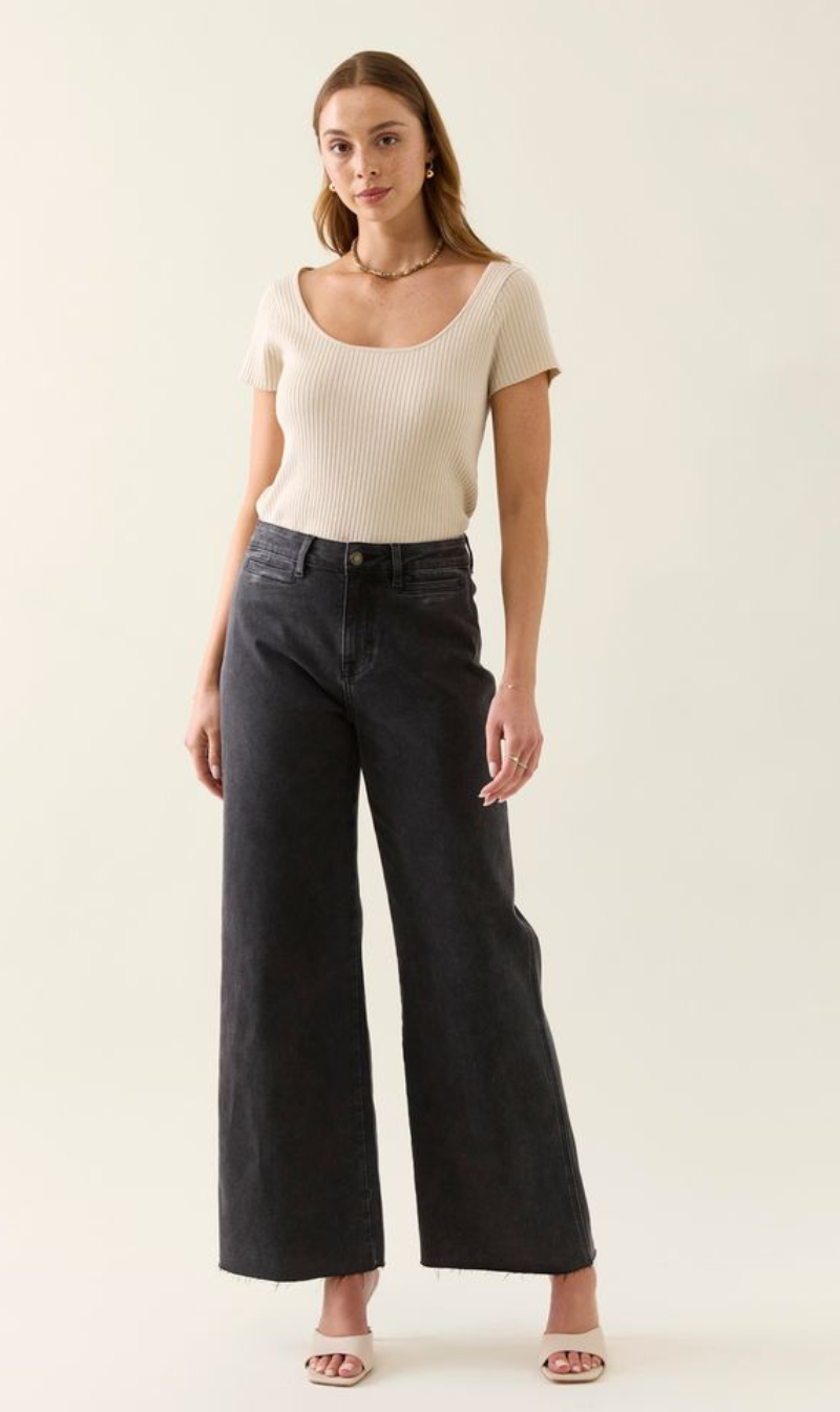 High-waisted wide-leg cropped jeans